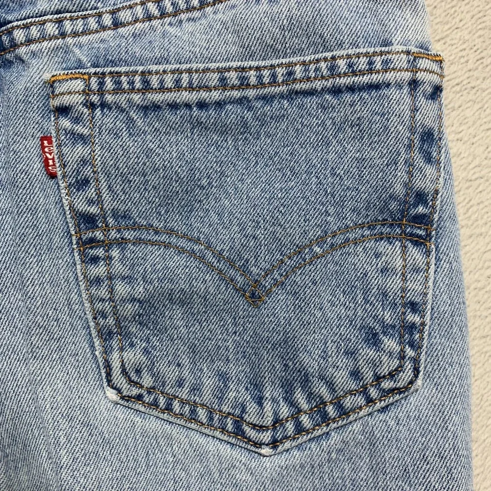 Vintage Levi's 550 Relaxed Fit USA Denim‎ Jeans 32x32 (Fits 31x33) Red Tab 90's